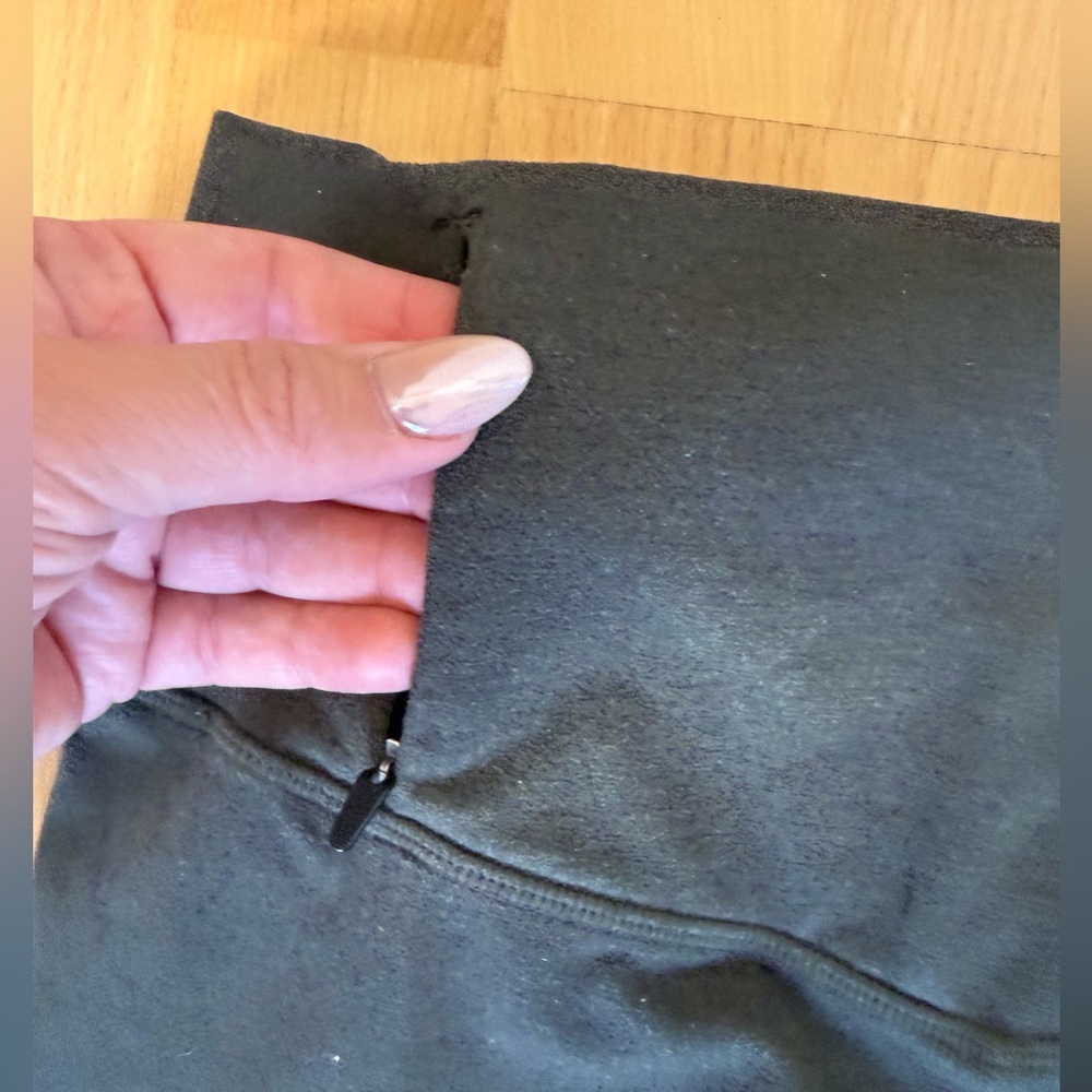 Vuori Clean Elevation 7/8 Leggings Size M - Picture 6 of 7